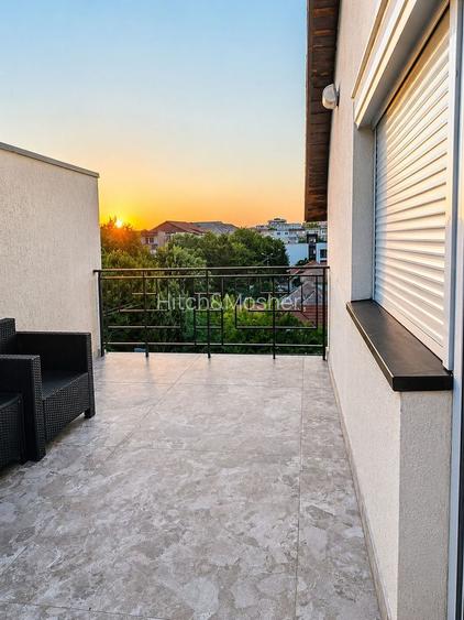 Apartament 3 camere, terasă 23,63 mp, parcare – complet mobilat