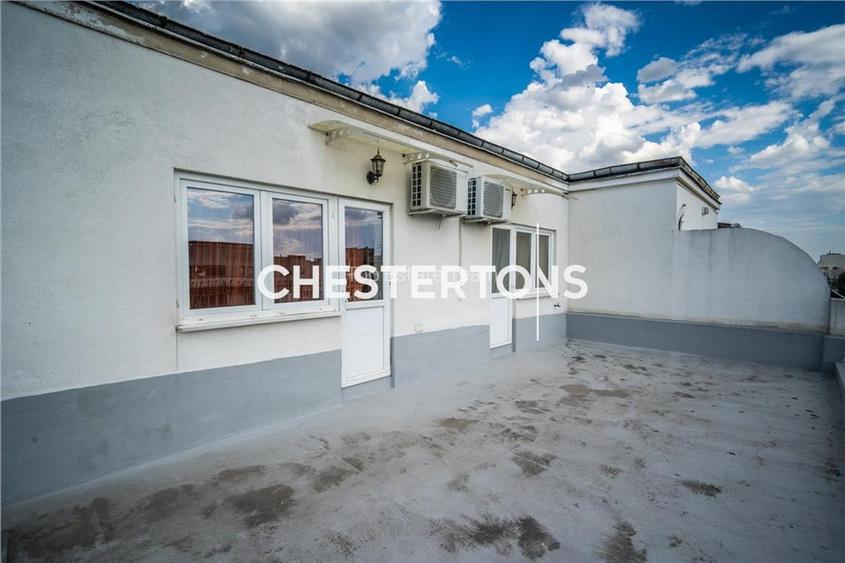 Deasupra orasului - apartament de vanzare cu terasa, semineu si poveste!130 mp, - 2
