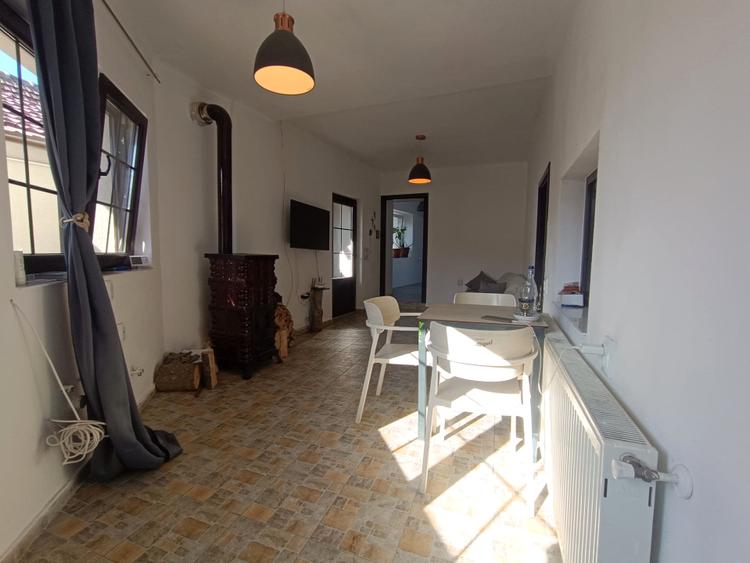 Casă renovată complet în Sebeș, 3 dormitoare, teren 367 mp