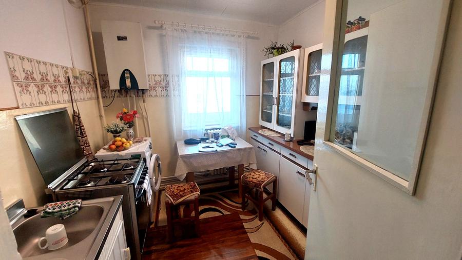 Apartament 2 camere decomandat etaj 1 Cetate