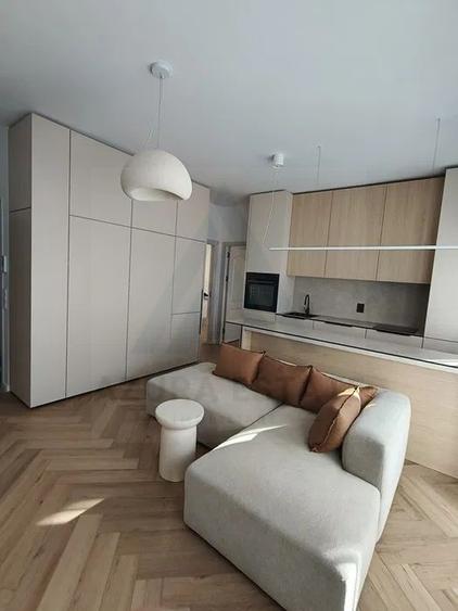 Apartament premium 3 camere etaj 1 parcare privata zona Turnisor