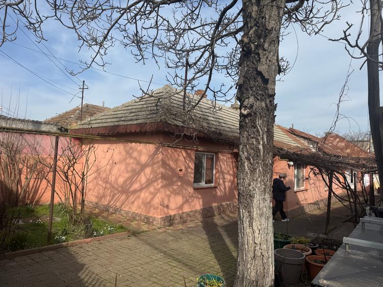 Vând casă zona Anadalchioi pe parter 181 mii euro