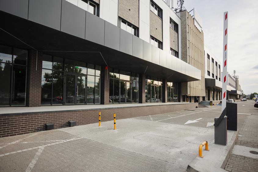 Spațiu Comercial 480 mp – Showroom / Retail – Aeroport Cluj