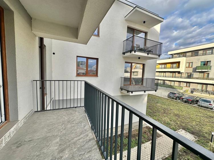 Garsonieră decomandată de vânzare – Zona Coresi, Brașov