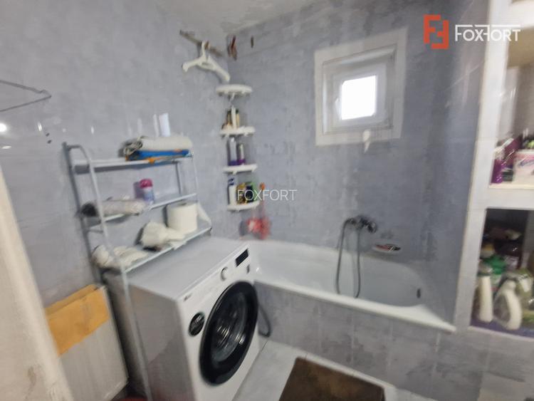 Casa individuala de vanzare cu 7 camere - Recas - 30