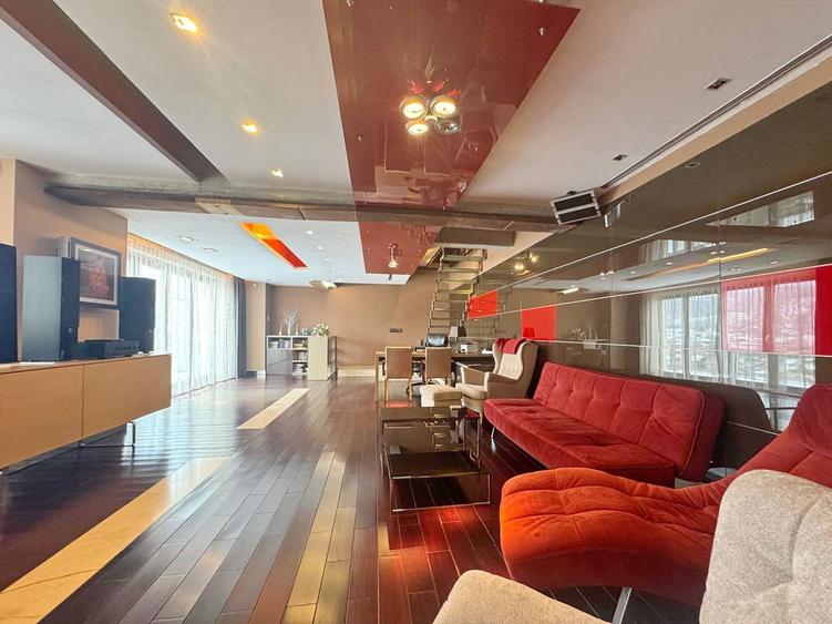 PENTHOUSE EXCLUSIVIST