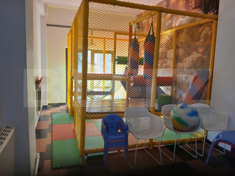 Spatiu comercial de inchiriat, 230 mp,  zona Gura Humorului