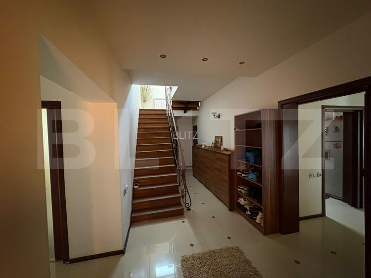 Casă de vânzare – 7 camere +teren 820 mp - Păulești - 7