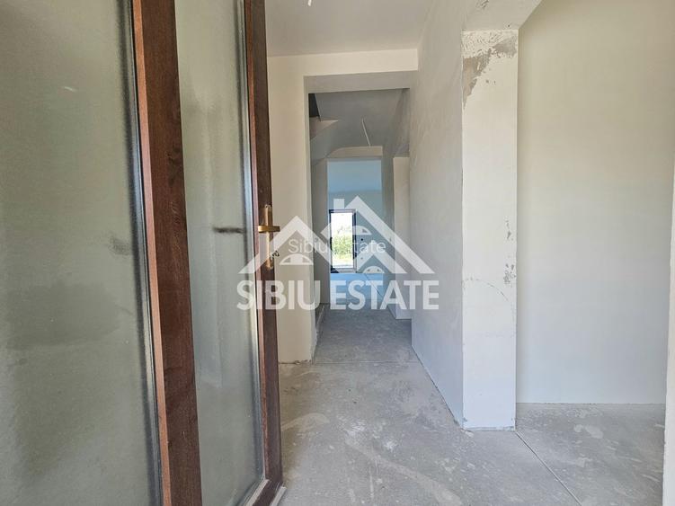 Casa noua 4 dormitoare, 3 bai - 25