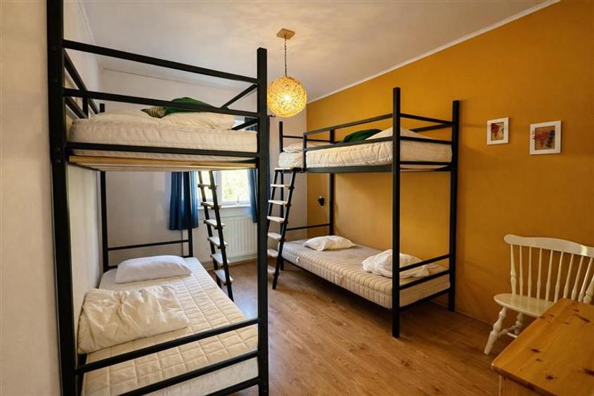 Transilvania Camping, domeniu de 14.400mp,Sanmarghita de Mures:2cladiri, apartam