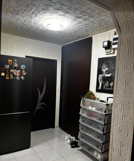 Apartament 3 camere 2 bai bloc 1981 zona Gorjului