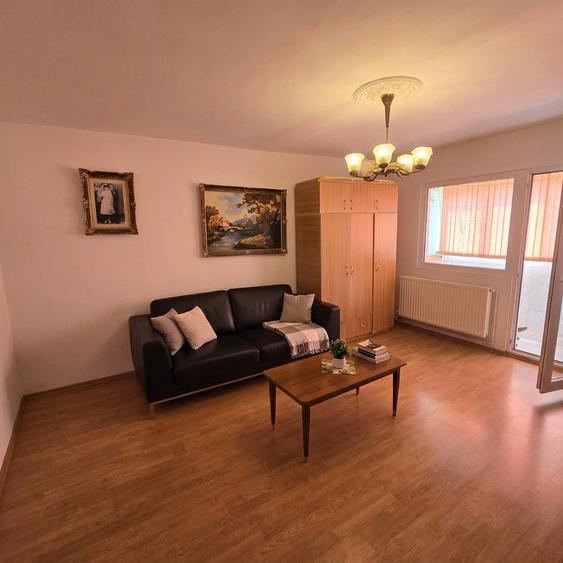 Vânzare | Apartament 4 camere decomandate