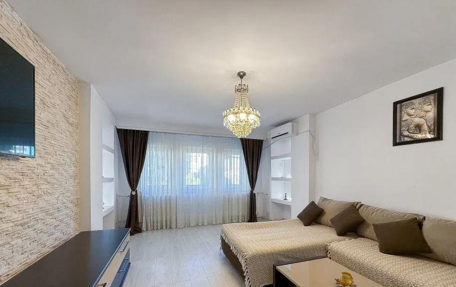 Apartament 3 Camere,Decebal,bl.1990,et.2/8,Amenajat,mobilat,complet