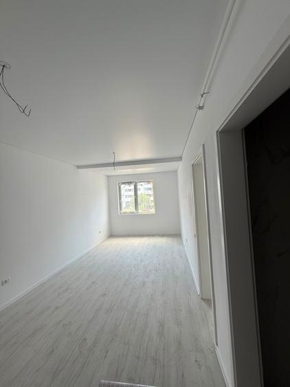 Garsonieră decomandată, compartimentare eficientă, balcon– Etaj 1/6- Comision 0