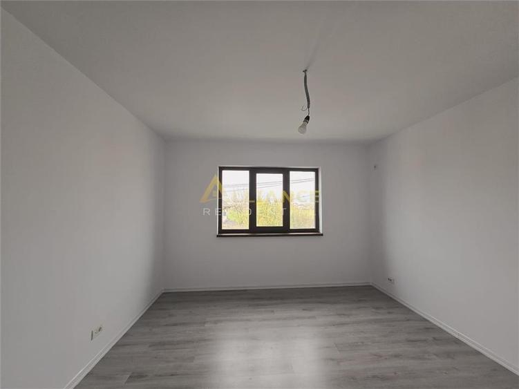 Vila individuala-4camere -2bai-pod -incalzire pardoseala-5min mers pe jos de STV