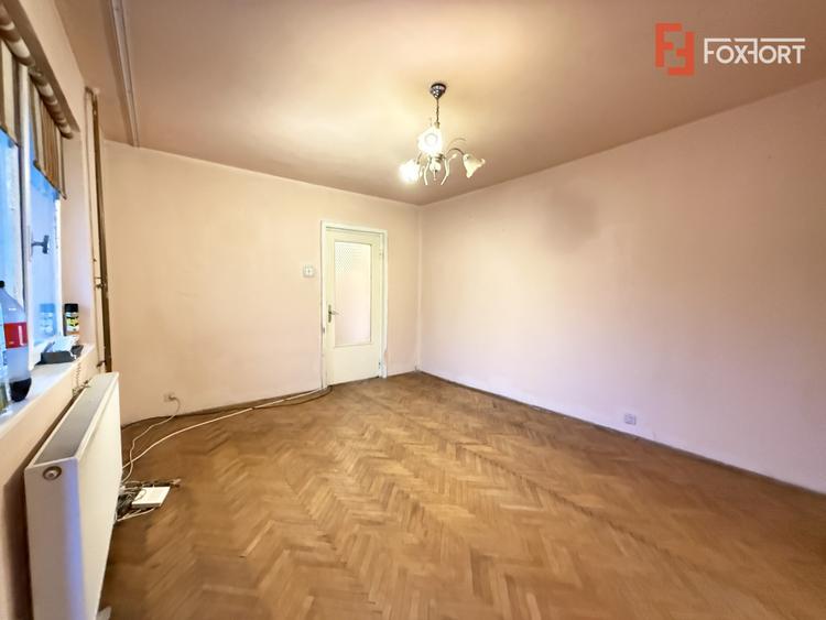 Apartament cu 2 camere de vanzare la etajul 1, zona Cetatii