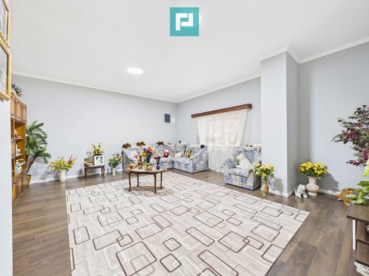 Casă cu 6 camere în Sânicolau Mare Timiș