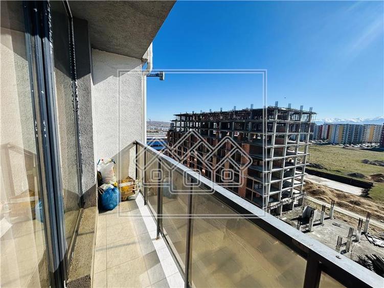 Ap cu 2 camere, la cheie, balcon - etaj intermediar