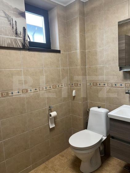 Casa individuala, cu 4 camere, 240 mp, 800 mp teren, zona Burdujeni