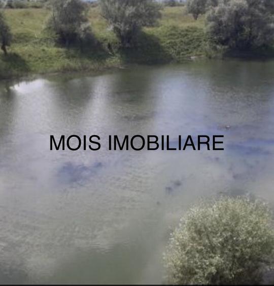 VAND TEREN CU LACURI LA AVRIG