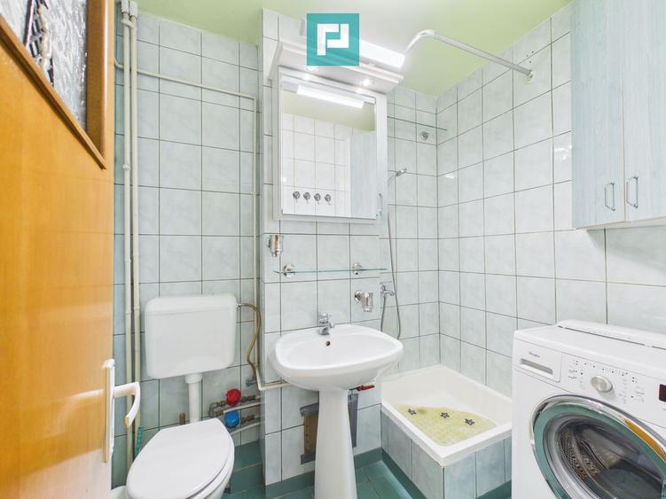 Apartament cu 5 camere în zona Polivalentă