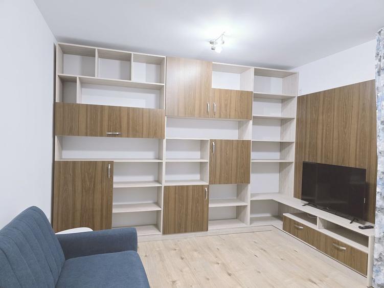Chirie apartament cu 3 camere in bloc nou cu 2 bai si loc de parcare zona Coresi