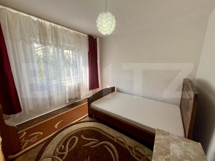 Apartament decomandat de vânzare - zona Rogerius