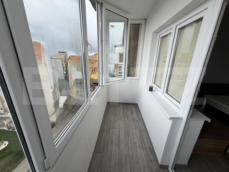 Apartament 3 camere decomandat, renovat modern, 49 mp, Centru