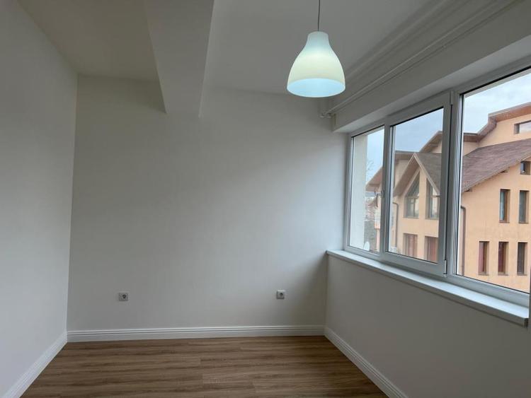 Apartament 3 camere de vanzare in complex cu piscina