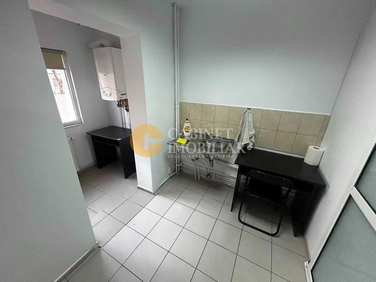 2 camere, parter – Nicolina 1 – ideal locuință sau sediu firmă