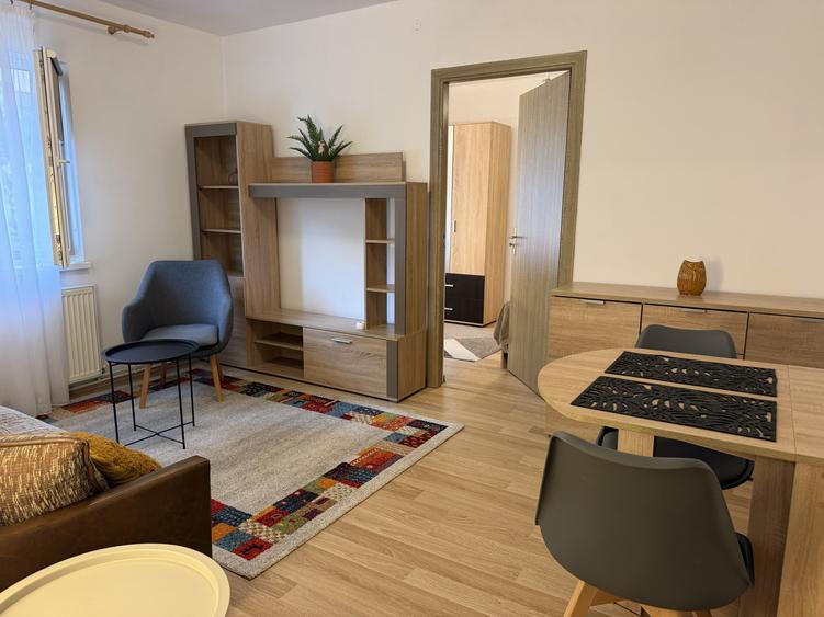 Ap 2 cam renovat parter aleea rosiorilor ,luptei