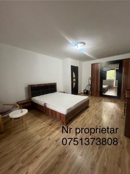 Proprietar inchiriez garsonieră spațioasă cu vedere liberă Casa de Pensii Vitan