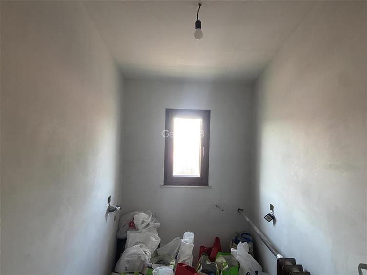 Casa de vanzare in Golesti , parter+etaj + mansarda , suprafata casa 383 mp, pos - 18