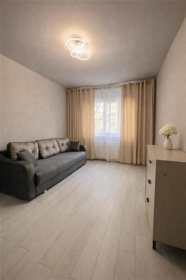 Garsoniera la prima inchiriere, etaj1, mobilata, echipata, Tractorul, Brasov