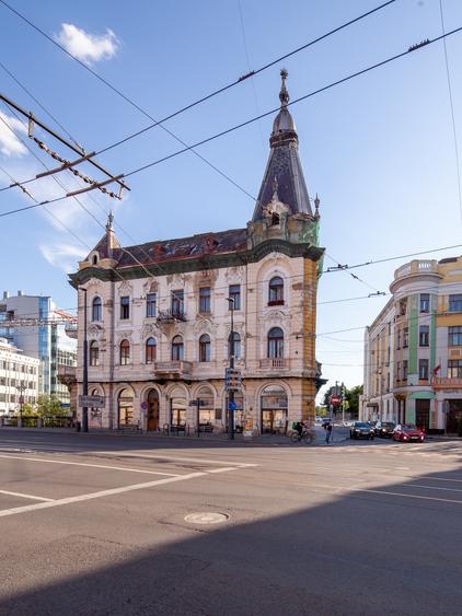 Ultracentral, apartament 4 camere, Imobil de epoca