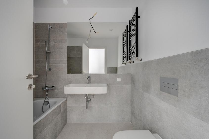 Up-Site / Vedere liberă / Complex cu piscină și spa