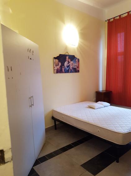 Vand apartament la casa 5 camere central Piata Catedralei