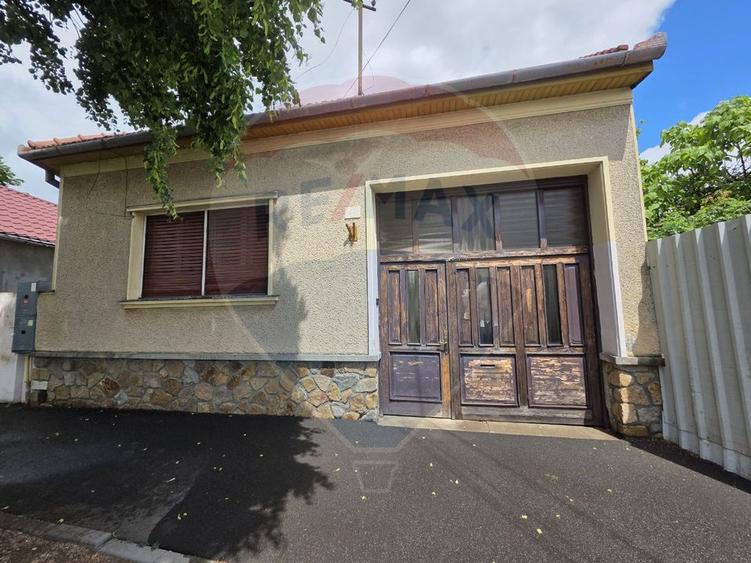 Casă solida 3 dormitoare si teren de 647 mp în zona Aradul Nou