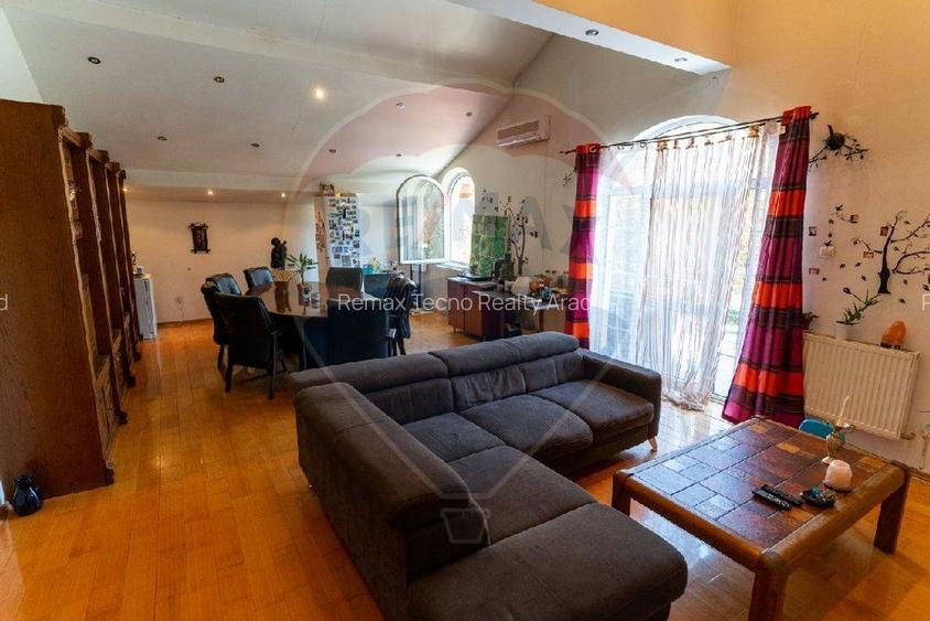 Hotel / Pensiune de închiriat sau vanzare în zona Central,Hunedoara - 19