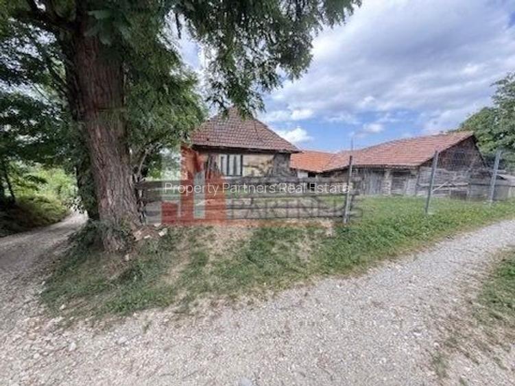 Teren intravilan 3.000 mp cu casă tradițională – Bran, sat Poarta - 3