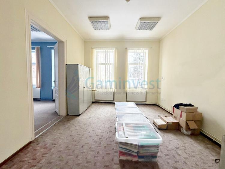 Spatiu de birou de inchiriat , 4 incaperi , zona centrala, Oradea