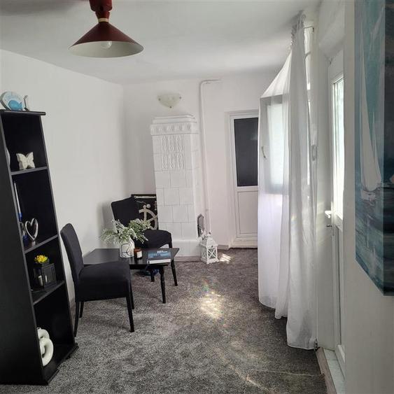 Casa 5 camere, suprafata teren 200 mp, zona Piata Saraca