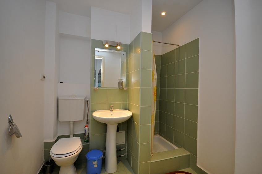 Mosilor zona Obor apartament 4 camere nemobilat, 102 mp, ideal activitate birou