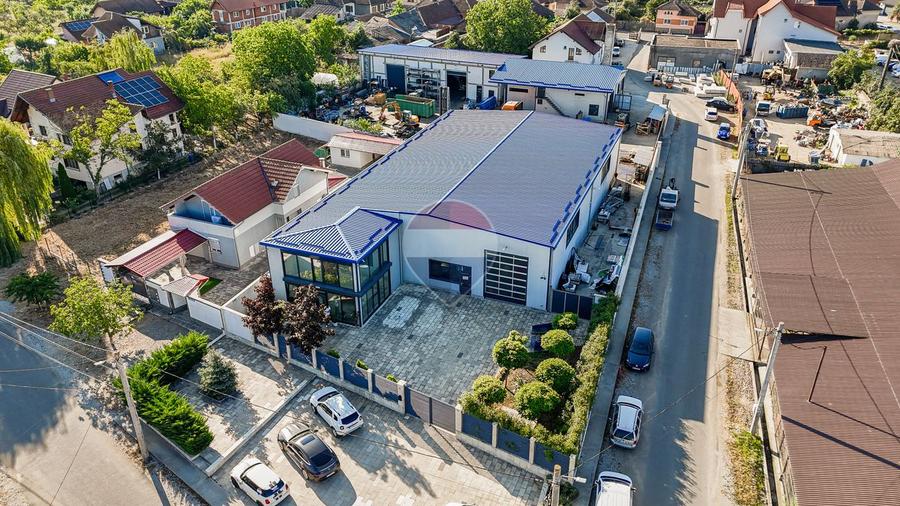 Vânzare Complex industrial  – 3.037 mp teren, 4 hale - 1400 mp Beiuș