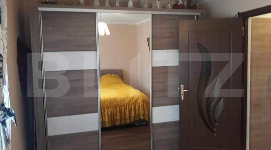 Apartament 2 camere, zona Micro14 , cu acoperiș și balcon inchis