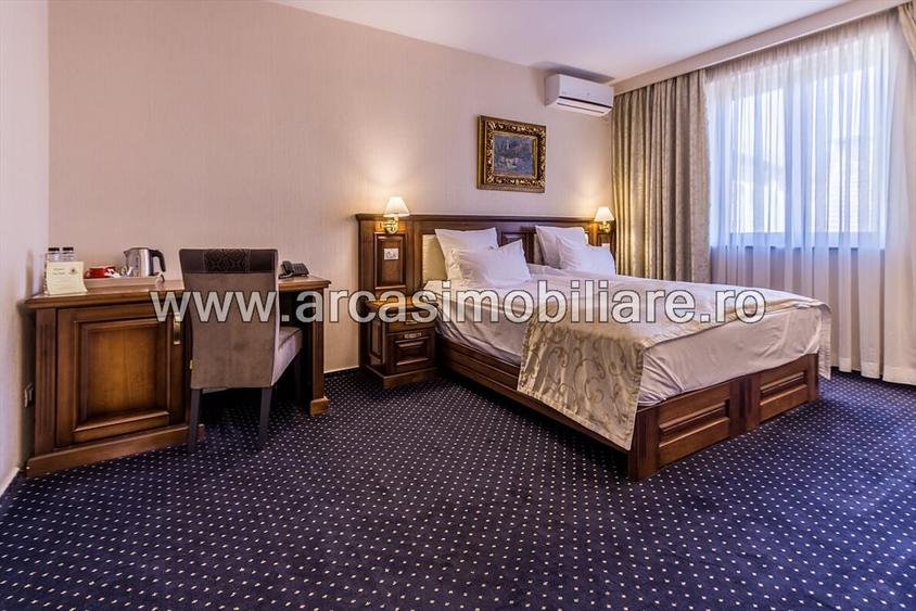 HOTEL DE VANZARE 5* ULTRACENTRAL!