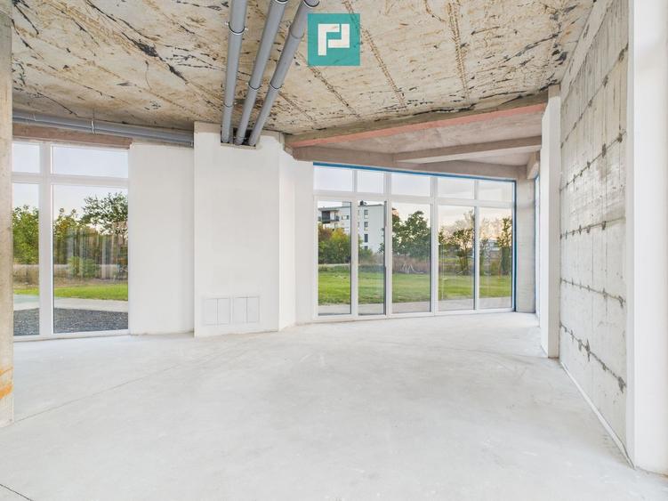 Spațiu comercial 208 mp + 5 parcări, Zona Aradului
