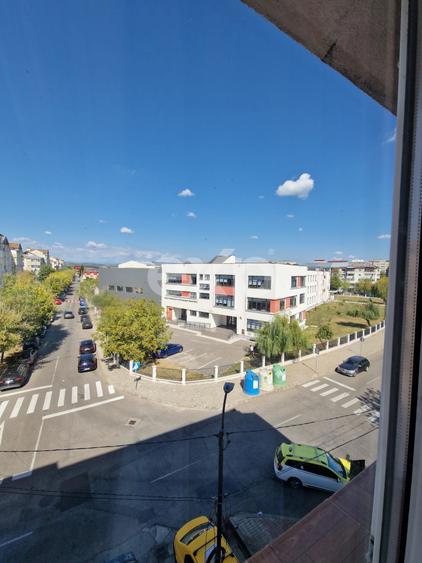 APARTAMENT 3 CAMERE DE INCHIRIAT – MICRO 3