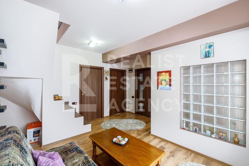 Vânzare, Duplex, 8 camere, zona Militari