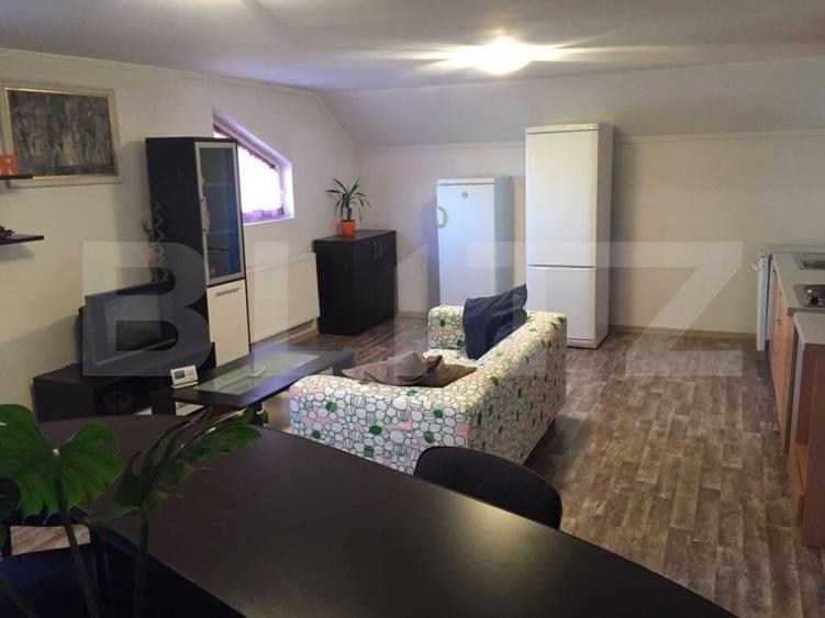Apartament modern, 3 camere, 120 mp, curte proprie, loc de parcare privat